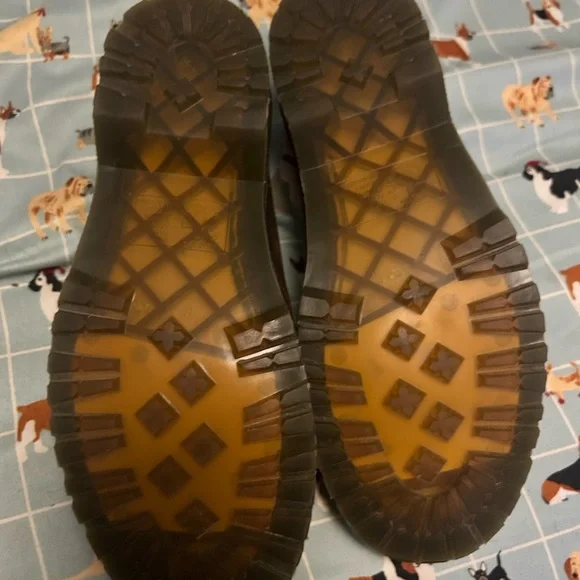 Women’s Dr. Martens Oxfords - Picture 4 of 6